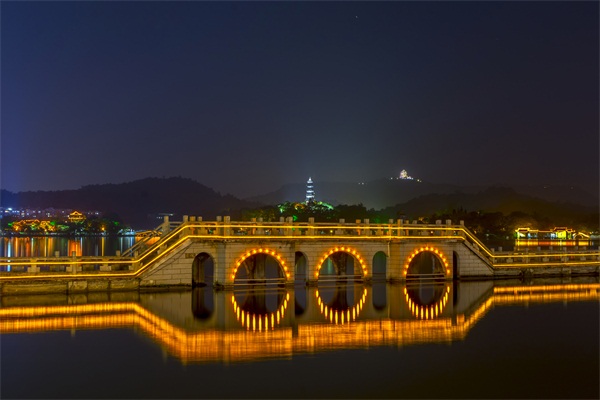 橋梁夜景亮化-是橋梁藝術(shù)美學(xué)的呈現(xiàn)